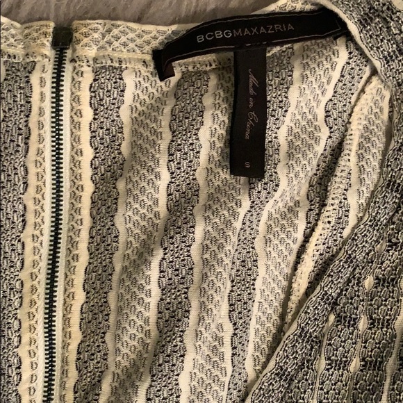 BCBG Pleated Peplum Top Sleeveless V-neck Size sm - Picture 6 of 7